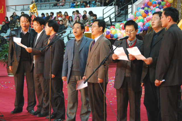 联欢会教工合唱表演